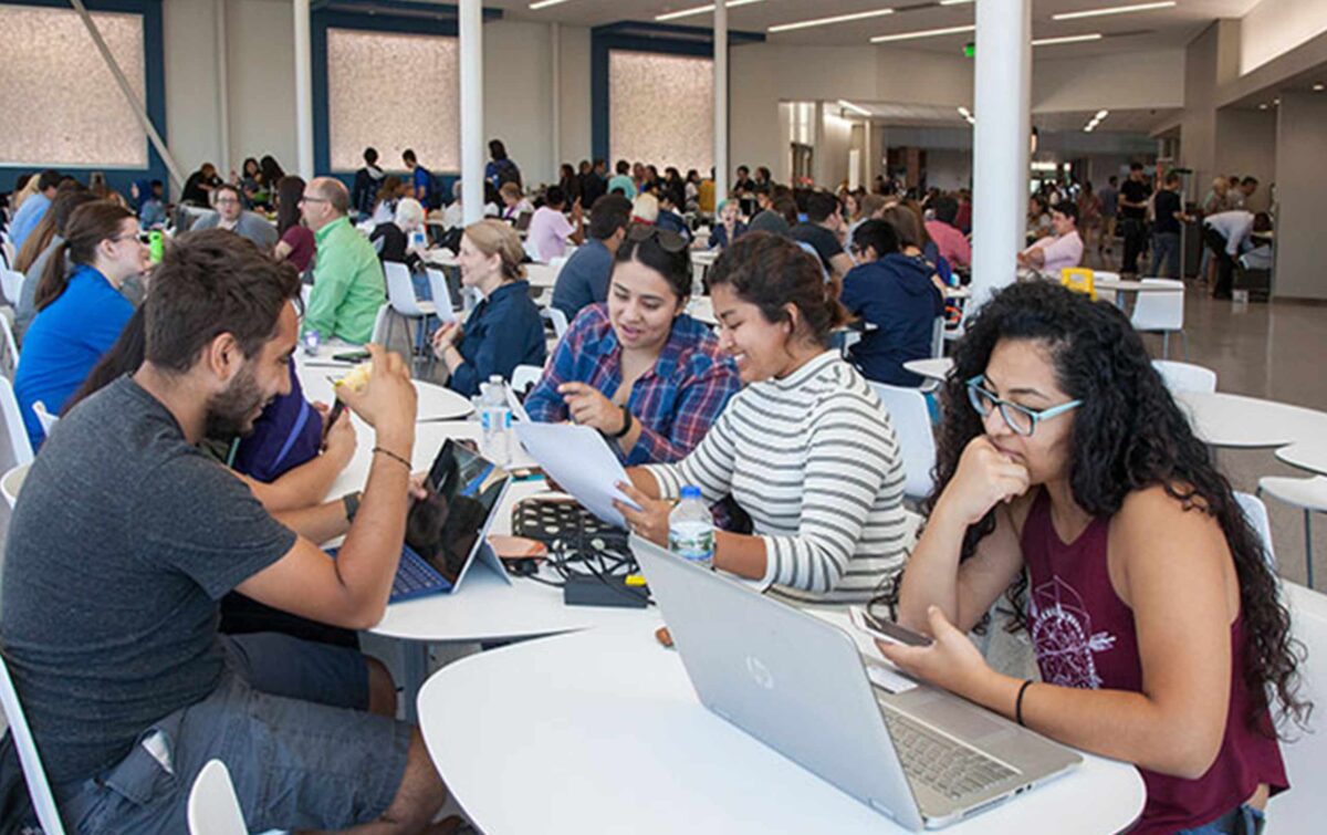 College of Lake County CafeStudents